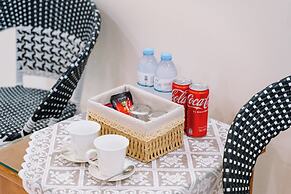 HG Hostel and Motobikes