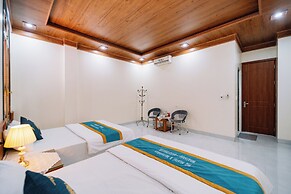 HG Hostel and Motobikes