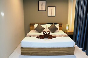 The Living Hotel SamutPrakan