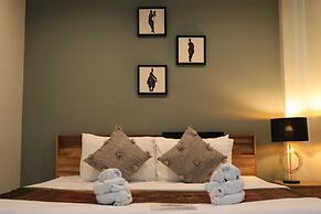 The Living Hotel SamutPrakan