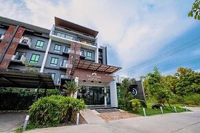The Living Hotel SamutPrakan