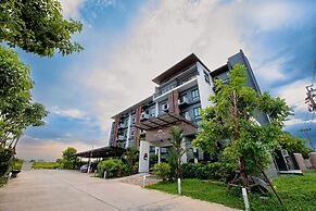 The Living Hotel SamutPrakan