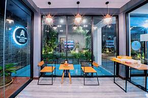 The Living Hotel SamutPrakan