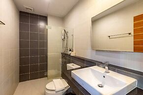 The Living Hotel SamutPrakan