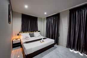 The Living Hotel SamutPrakan