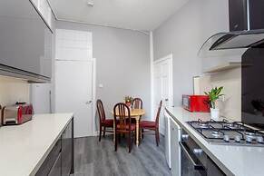 Stunning 2-bed Apartment in Central Edinburgh