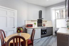 Stunning 2-bed Apartment in Central Edinburgh