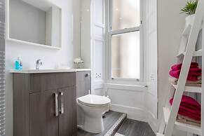 Stunning 2-bed Apartment in Central Edinburgh