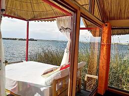Uros Titicaca Marca Lodge