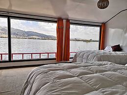 Uros Titicaca Marca Lodge