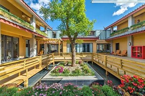 Floral Hotel · Zai Yi Qi Lijiang