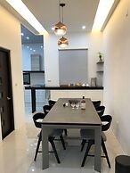 Single Eyelid Hostel