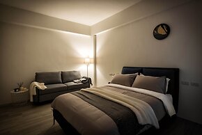 Single Eyelid Hostel