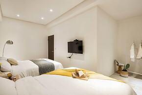 Single Eyelid Hostel