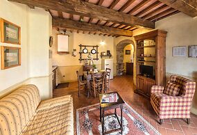 Old Tuscany's Hills - Italian House Close to Florence