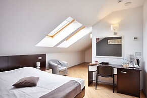 Hotel Megapolis