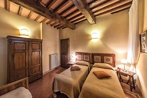 Holiday Home Features a Garden Features and Free Wifi