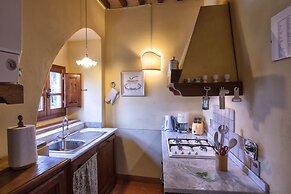 Holiday Home Features a Garden Features and Free Wifi