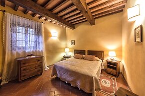 Holiday Home Features a Garden Features and Free Wifi