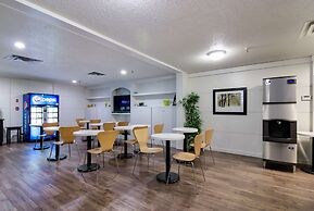 Motel 6 Kerrobert, SK