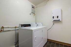 Motel 6 Kerrobert, SK