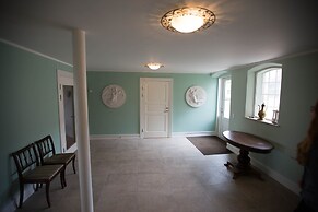 AvalonBnB