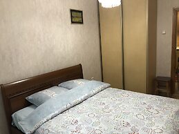 Apartment in the center in 80s style