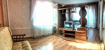 A cozy apartment in the center on Oktyabrskaya 20