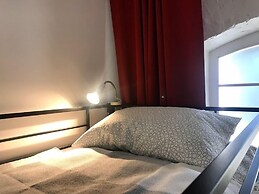 Apartment in the center on Pologaya 17