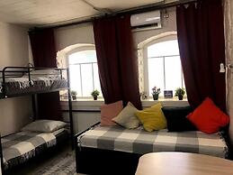 Apartment in the center on Pologaya 17