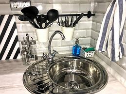 Apartment in the center on Pologaya 17