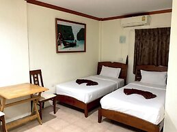Golden Bee PhiPhi Hostel
