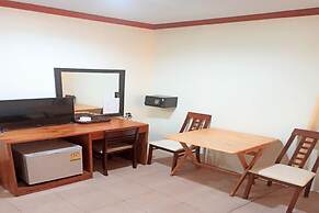 Golden Bee PhiPhi Hostel