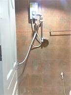 Golden Bee PhiPhi Hostel