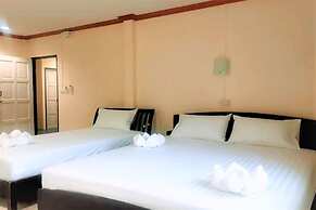 Golden Bee PhiPhi Hostel