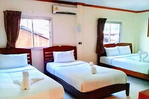 Golden Bee PhiPhi Hostel