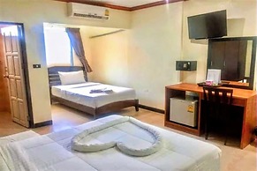 Golden Bee PhiPhi Hostel