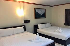 Golden Bee PhiPhi Hostel