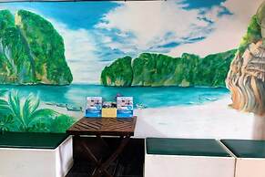 Golden Bee PhiPhi Hostel