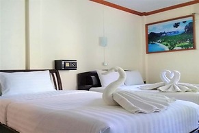 Golden Bee PhiPhi Hostel