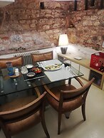 No 1 House By Valence