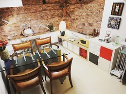 No 1 House By Valence