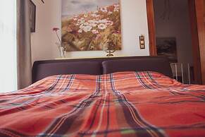 No 1 House By Valence