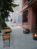 No 1 House By Valence