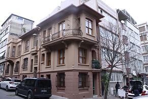 No 1 House By Valence