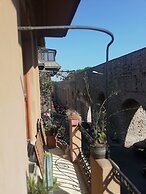 No 1 House By Valence