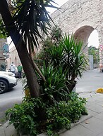 No 1 House By Valence