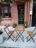 No 1 House By Valence