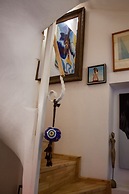 No 1 House By Valence