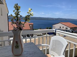 Apartments Mate with pool